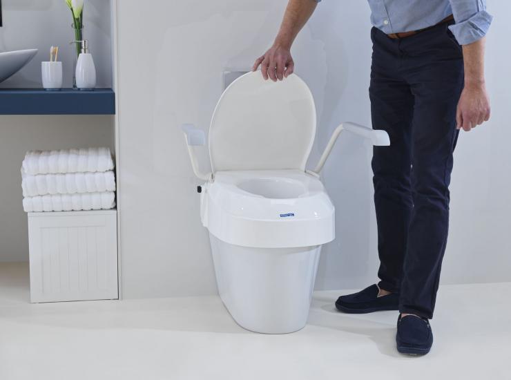 Aquatec 900 Raised Toilet Seat