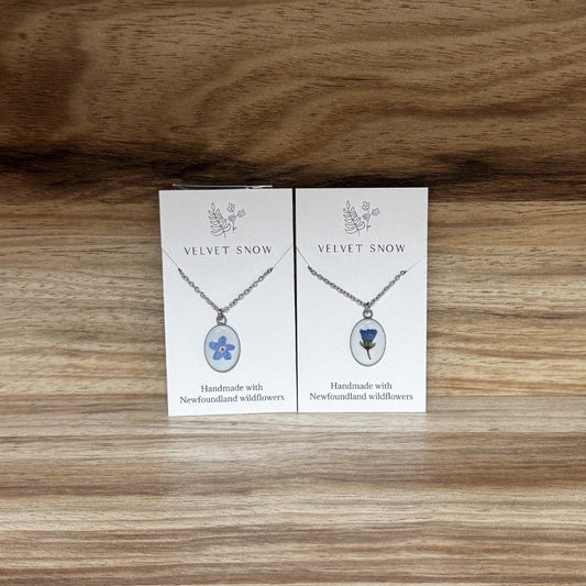 Velvet Snow Small Slight Frame Oval Pendant Necklace